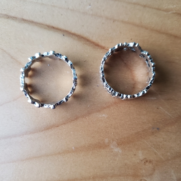 Lot of Two Vintage Abstract Floral Rings - Picture 3 of 6